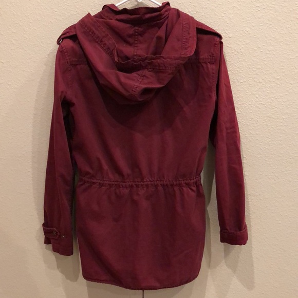 TALULA FROM ARITZIA Mid-length Trench coat with hood  in Burgundy! - Picture 2 of 2